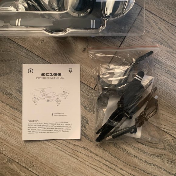 NEW UNTEI EC100 DRONE W/ 2K CAMERA, GRAVITY CONTROL, ALTITUDE HOLD HD - Picture 6 of 13